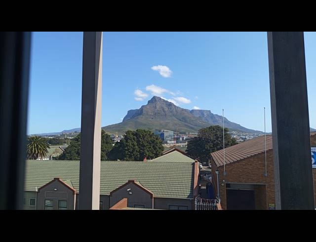 220M² OFFICE TO LET IN NDABENI
